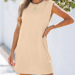Women's Sleeveless Loose Straight Dress Crew Neck Pleated Front Mini Dress with Pockets