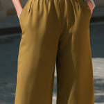 Sleeveless Contrast-Collar Top & Elastic Waist Shorts Set