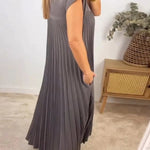 Sleeveless Pleated Simple Solid Color Dress
