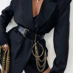 Wide-shouldered tailored suit jacket