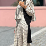 Polka dot cropped sleeve fashion top and skirt two-piece set