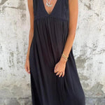 Lace sleeveless V-neck black dress