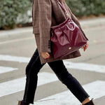 Mid-length buttoned small suit