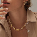 Minimalist gold necklace