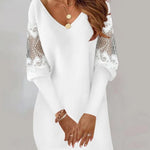 Marilyn – Chic Comfort Dress with Elegant Lace Sleeves