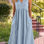 Casual Sleeveless Midi Dress with Utility Pockets
