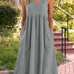 Casual Sleeveless Midi Dress with Utility Pockets