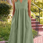 Casual Sleeveless Midi Dress with Utility Pockets