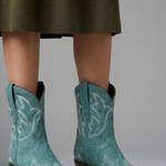 Women's Boots with Embroidered Detailing for All-Season Wear
