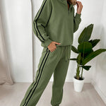 Women's Contrast Side Stripe Two Piece Sweatsuit Half Zip Sweatshirt and High Waisted Joggers Set Casual Tracksuit