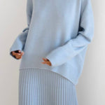 Loose-fitting crew neck wool knitted sweater
