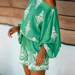 Women's Vintage Print Two-Piece Set Off-Shoulder Batwing Sleeve Top and High-Waisted Shorts Casual Vacation Set
